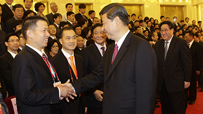 2011年6月17日習近平在人民大會堂接見吳立春等中國僑商投資企業協會第二屆代表大會代表 2011年6月17日習近平在人民大會堂接見吳立春等中國僑商投資企業協會第二屆代表大會代表