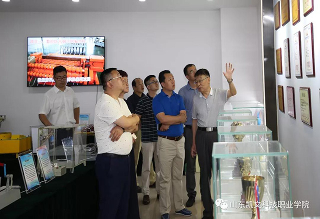北京歐德巴斯洗車設備有限公司徐柱董事長一行蒞臨山東工程職業技術大學考察訪問8.jpg