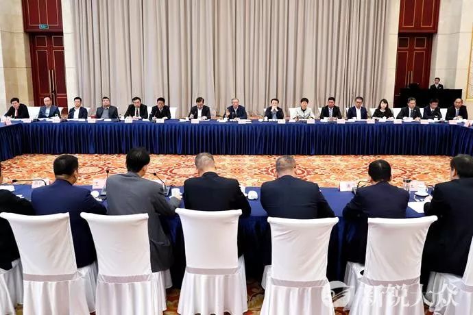 海內(nèi)外山東商會會長座談會在濟舉行 1.jpg